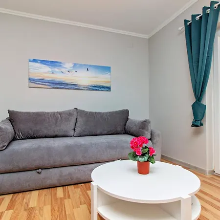 Alaga * Tribunj (Sibenik-Knin)