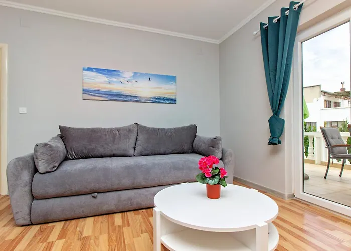 Alaga * Tribunj (Sibenik-Knin)